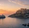Crucero frente a la Acrópolis de Atenas