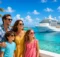 Familia feliz junto al mar turquesa con un gran crucero detrás